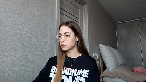 Mia online show from 22, 12, 2025