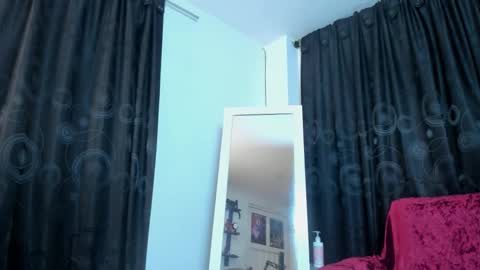 Snapshot of lylaheather chatting on 7, 10, 2025 Sara online show from 7, 10, 2025