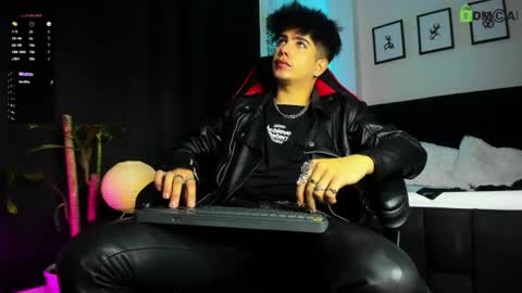 Lyle Bennett Freelance Model online show from 30, 6, 2026