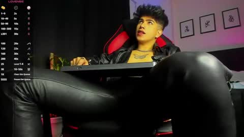Lyle Bennett Freelance Model online show from 17, 7, 2026