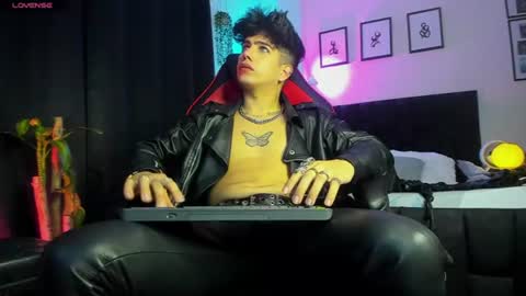 Lyle Bennett Freelance Model online show from 21, 7, 2026