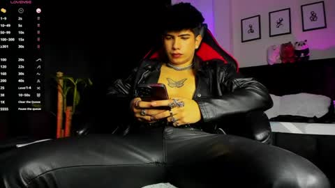 Lyle Bennett Freelance Model online show from 1, 8, 2026