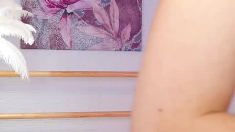 Snapshot of lyly_loveyou chatting on 1, 3, 2025 Lyly online show from 1, 3, 2025