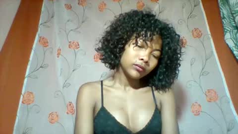 lyndah19 online show from 24, 11, 2025