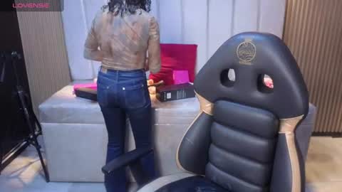lynn_turner_ online show from 20, 7, 2026