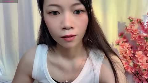 Snapshot of lynnalltop_165_keke chatting on 18, 10, 2025 lynnalltop_165_keke online show from 18, 10, 2025