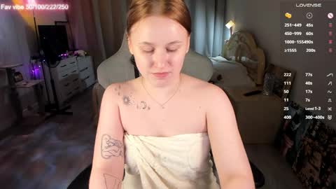 Snapshot of lynne_dawson chatting on 19, 4, 2026 lynne_dawson online show from 19, 4, 2026