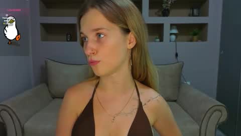 Snapshot of lynntiny chatting on 14, 9, 2025 Lynn online show from 14, 9, 2025