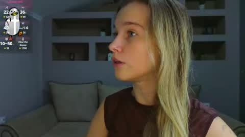 Snapshot of lynntiny chatting on 14, 10, 2025 Lynn online show from 14, 10, 2025