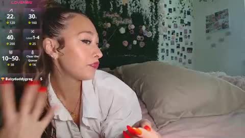 Snapshot of lyracovee chatting on 20, 6, 2026 Lyra online show from 20, 6, 2026