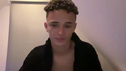 Snapshot of lz_britboy chatting on 5, 3, 2025 NEW Leo lz britboy online show from 5, 3, 2025