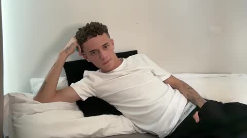 Snapshot of lz_britboy chatting on 24, 2, 2026 NEW Leo lz britboy online show from 24, 2, 2026