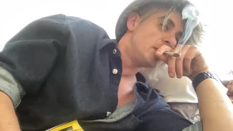 Snapshot of m00nshine710 chatting on 6, 10, 2025 M00nshine710 online show from 6, 10, 2025