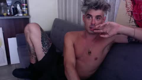 Snapshot of m00nshine710 chatting on 19, 12, 2025 M00nshine710 online show from 19, 12, 2025