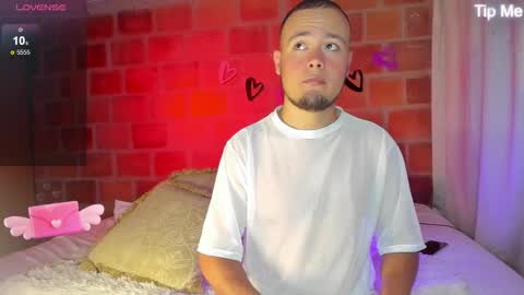 Snapshot of maax_taylor01 chatting on 16, 2, 2025 online show from 16, 2, 2025