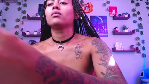 Macey Elliot Modelo Independiente online show from 18, 12, 2024