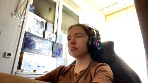 Mila online show from 13, 5, 2026