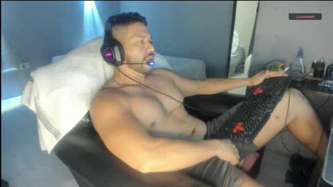 Snapshot of machohandsome chatting on 27, 4, 2026 Javier papichulo master how do you want online show from 27, 4, 2026
