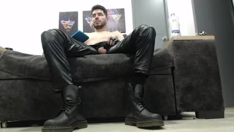 instagram mackdanielsx online show from 28, 5, 2026