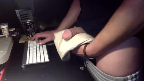 Snapshot of maclowe chatting on 8, 11, 2025 MacLowe online show from 8, 11, 2025