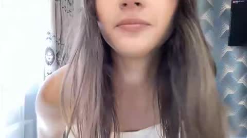 Snapshot of madalenesnedeger chatting on 14, 9, 2025 Alexa online show from 14, 9, 2025