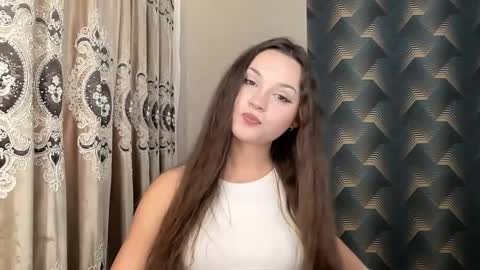 Snapshot of madalenesnedeger chatting on 15, 9, 2025 Alexa online show from 15, 9, 2025
