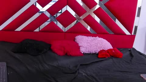 madame_channel online show from 15, 4, 2026