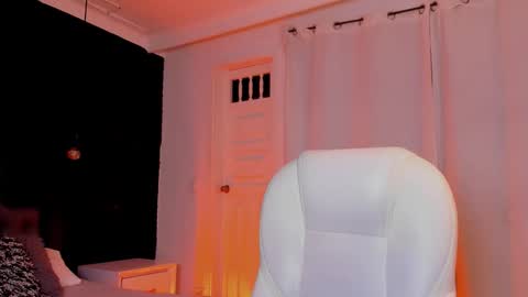  madame lilith  online show from 4, 2, 2026