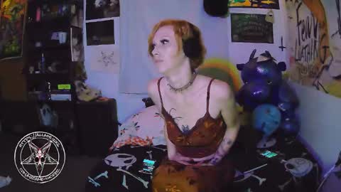 Snapshot of madame_lucifer chatting on 28, 11, 2025 Madame Lucifer online show from 28, 11, 2025