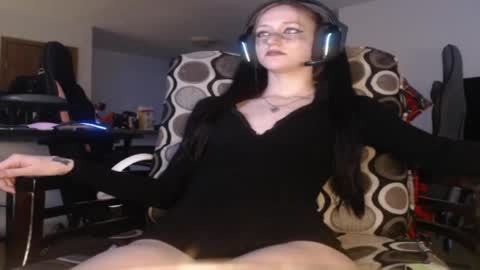 Snapshot of madamebubs chatting on 4, 4, 2026 Madame Bubs online show from 4, 4, 2026