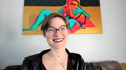 Madam Mezusa online show from 5, 12, 2024