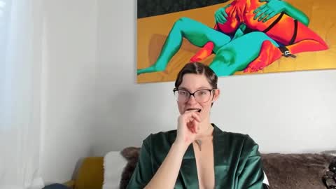 Madam Mezusa online show from 17, 12, 2024