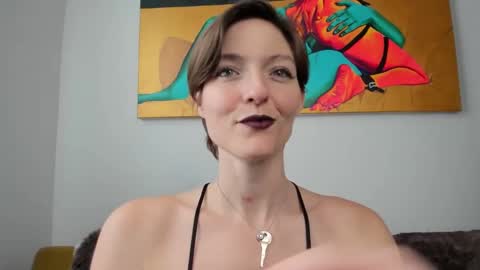 Madam Mezusa online show from 10, 1, 2025