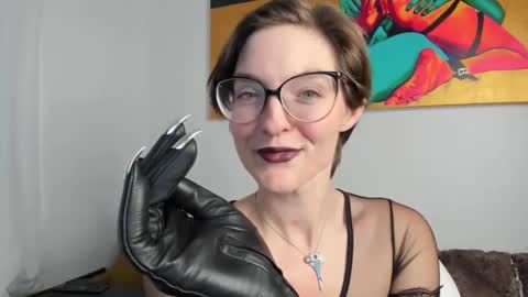 Madam Mezusa online show from 15, 1, 2025