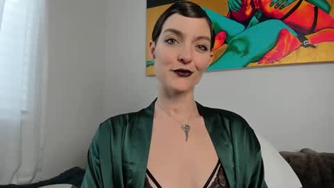 Madam Mezusa online show from 17, 1, 2025