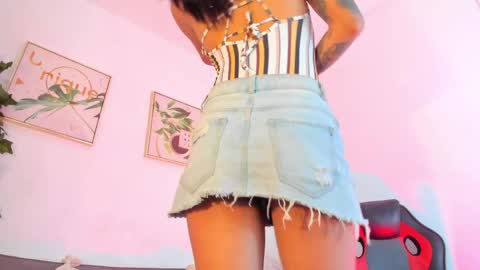 Maddie Ray online show from 4, 6, 2026