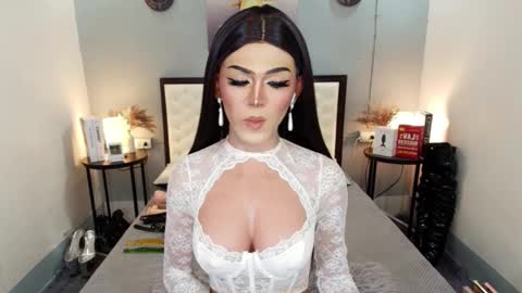 Snapshot of maddisonwil chatting on 23, 9, 2025 M A D D Y online show from 23, 9, 2025