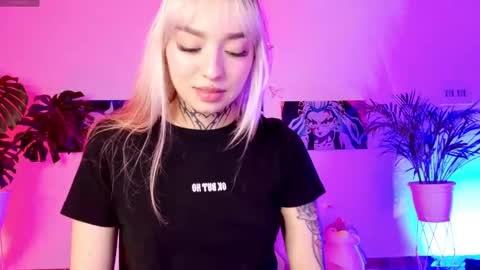 maddy_uwu online show from 4, 3, 2025