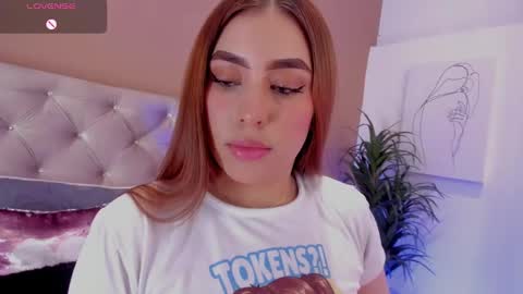 Snapshot of maddylennon chatting on 6, 2, 2025 Lina  online show from 6, 2, 2025