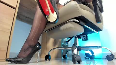 Madeleine  online show from 19, 2, 2026