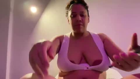 madellein online show from 2, 2, 2026