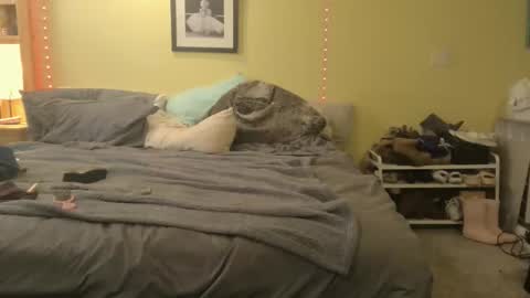 Madie Ray online show from 7, 4, 2026