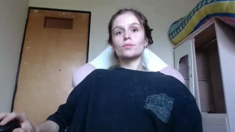 My name is madi Lushdomi is activeThere are legends that in this room all your wishes can come true  Private is Open online show from 10, 2, 2026