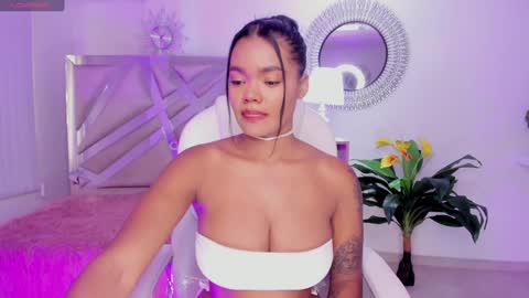 Snapshot of madisson_davon chatting on 17, 12, 2024 Madisson Davon online show from 17, 12, 2024