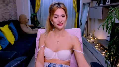 Madye Roberts online show from 5, 12, 2025