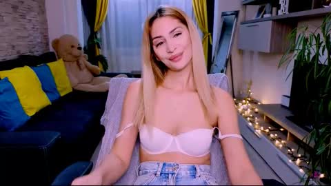 Madye Roberts online show from 13, 12, 2025