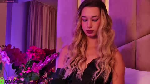 M. online show from 22, 10, 2025