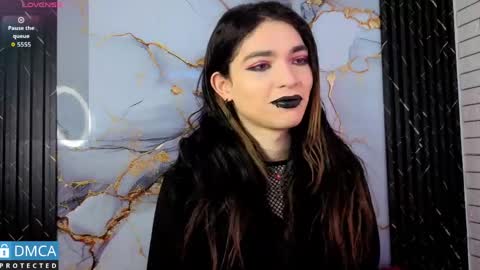 maevekuro online show from 18, 5, 2026