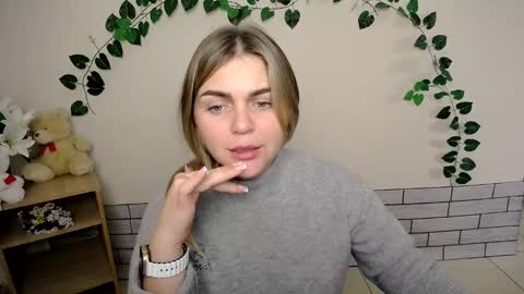 magic_katarina_ online show from 25, 12, 2024