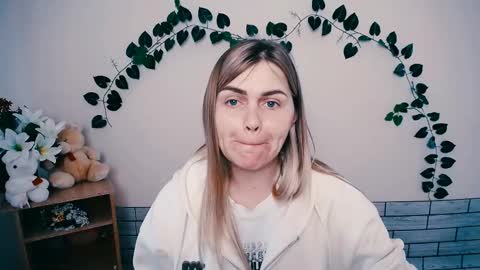 magic_katarina_ online show from 12, 3, 2025